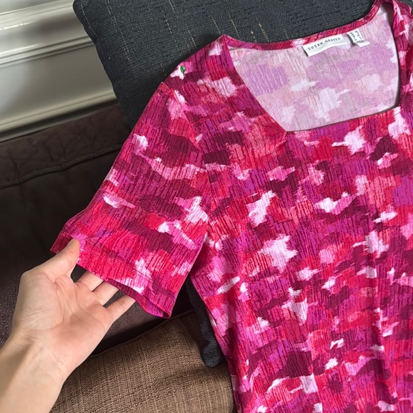 Susan Graver | Chico's Pink and White Fitted Short Sleeve Blouse Size XS - Picture 3 of 3